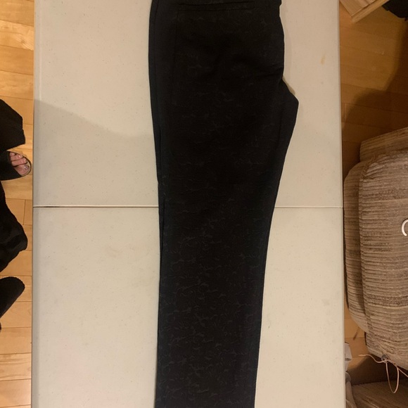 Mexx womens black on black lace like pattern pants size 12 - Picture 2 of 6